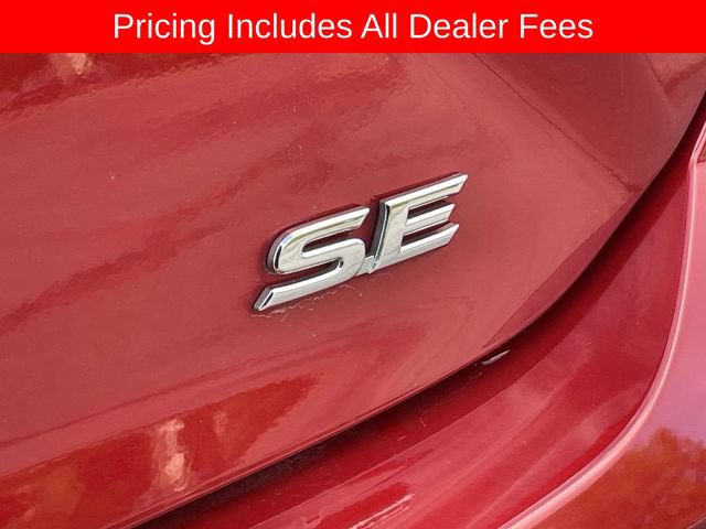 Used 2025 Toyota Camry SE FWD image 12
