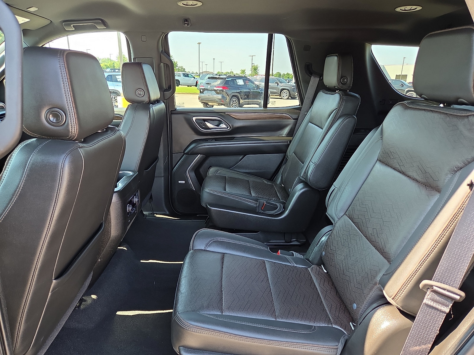 Used 2021 Chevrolet Tahoe High Country AWD/4WD image 11