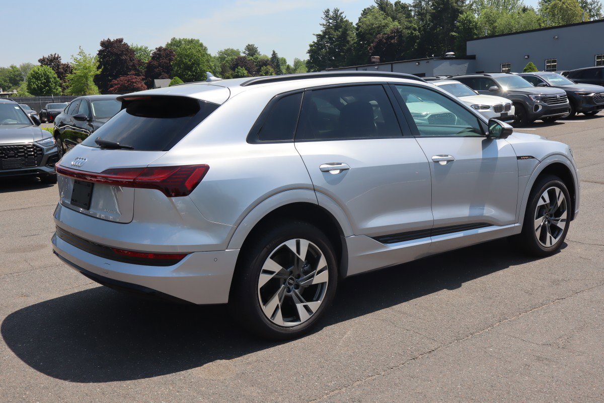 Used 2021 Audi e-tron Premium w/ Convenience Plus Package AWD/4WD image 5