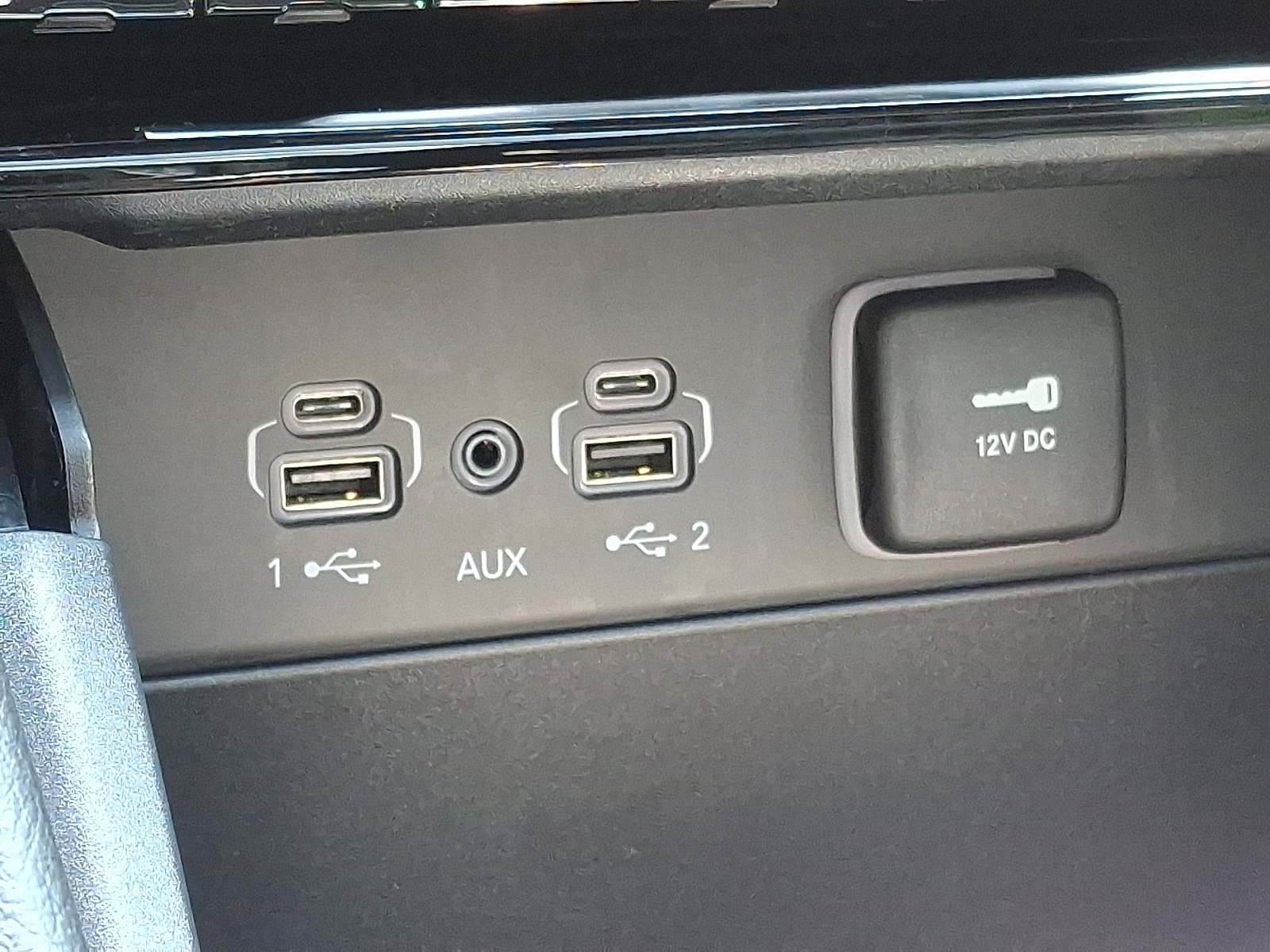 New 2025 Jeep Grand Cherokee L Limited w/ Black Appearance Package image 16