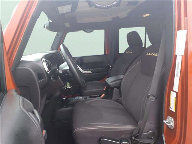 Used 2014 Jeep Wrangler Unlimited Sahara w/ Dual Top Group AWD/4WD image 10