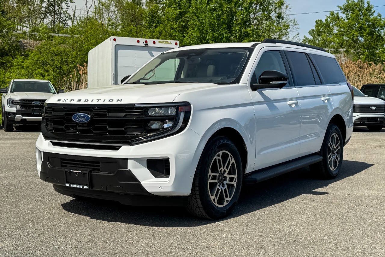 Used 2025 Ford Expedition Active AWD/4WD image 7