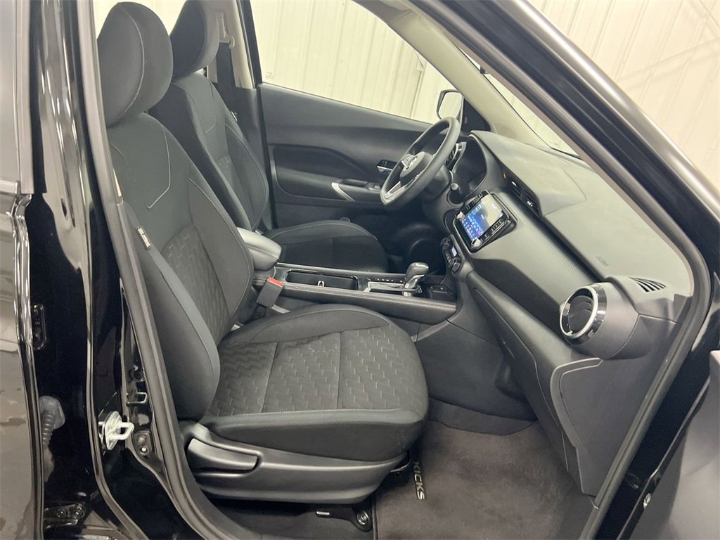 Used 2021 Nissan Kicks SV image 21