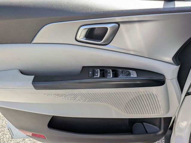 Used 2024 Kia Carnival LX image 13