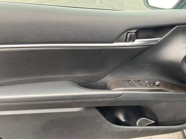 Used 2023 Toyota Camry SE image 14
