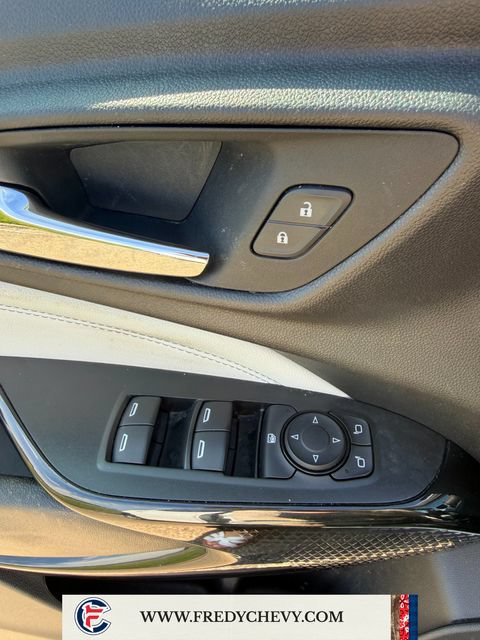 Used 2025 Chevrolet Trax LT FWD image 14