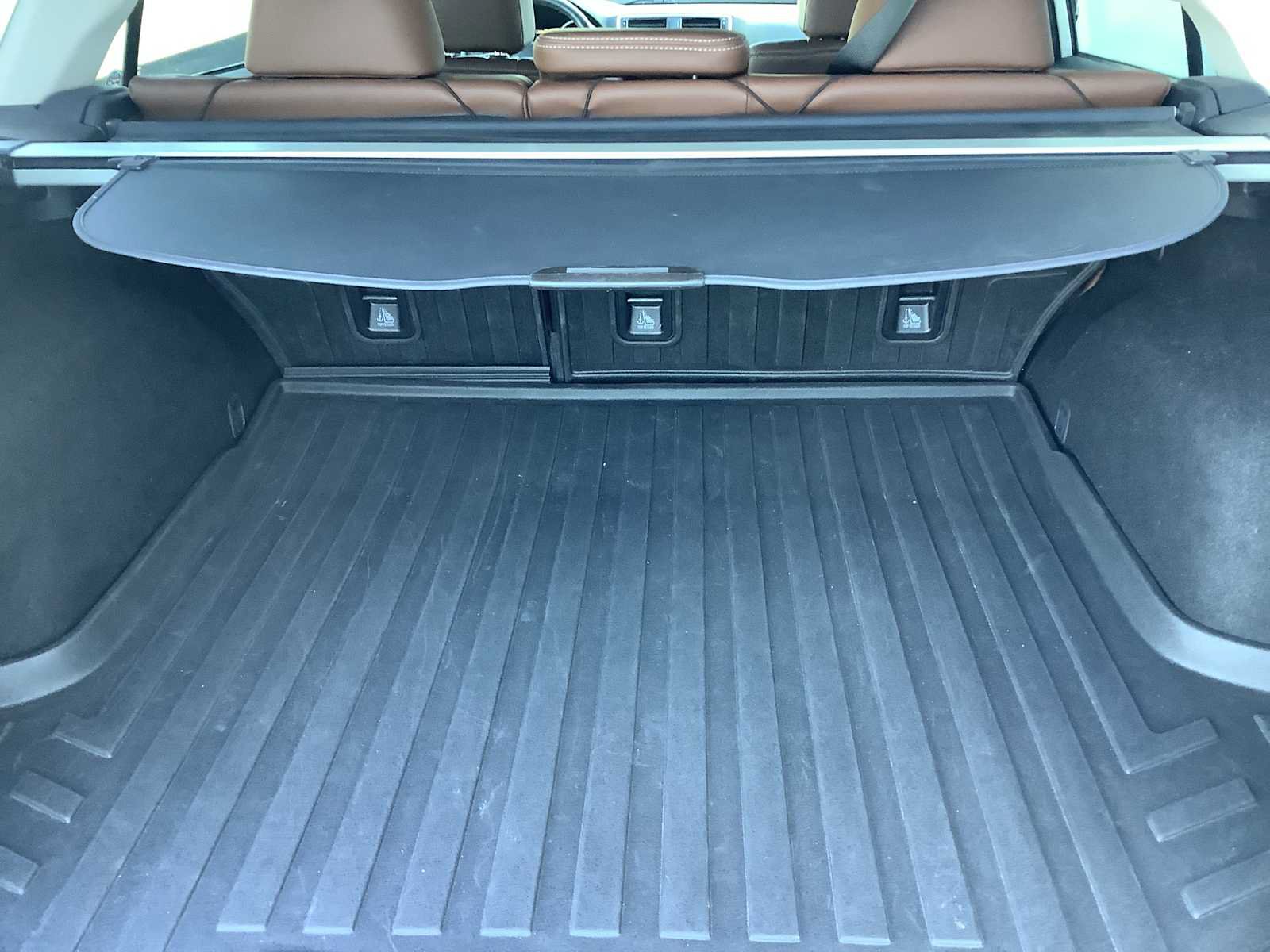 Used 2019 Subaru Outback 3.6R Touring w/ Popular Package #3A AWD/4WD image 14