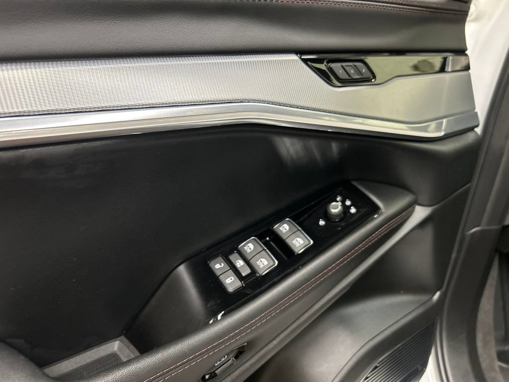 Used 2024 Jeep Wagoneer Launch Edition AWD/4WD image 24