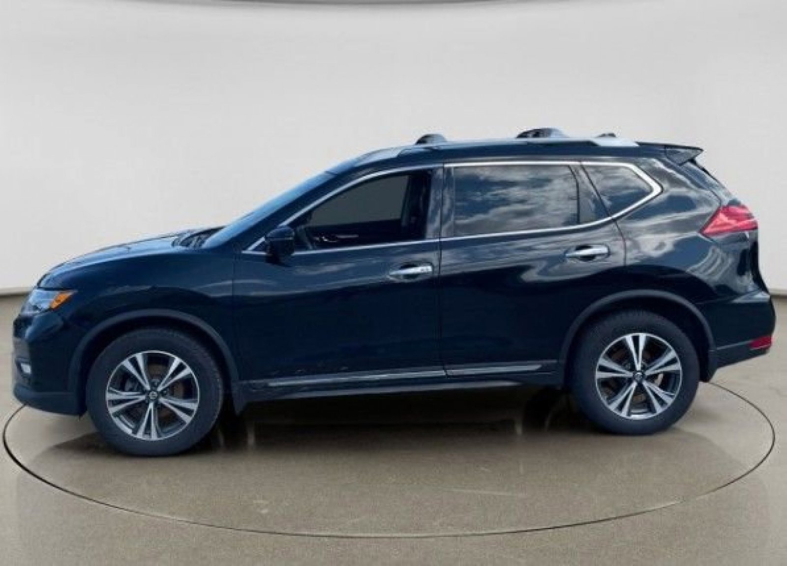 Used 2017 Nissan Rogue SL w/ SL Premium Package AWD/4WD image 8