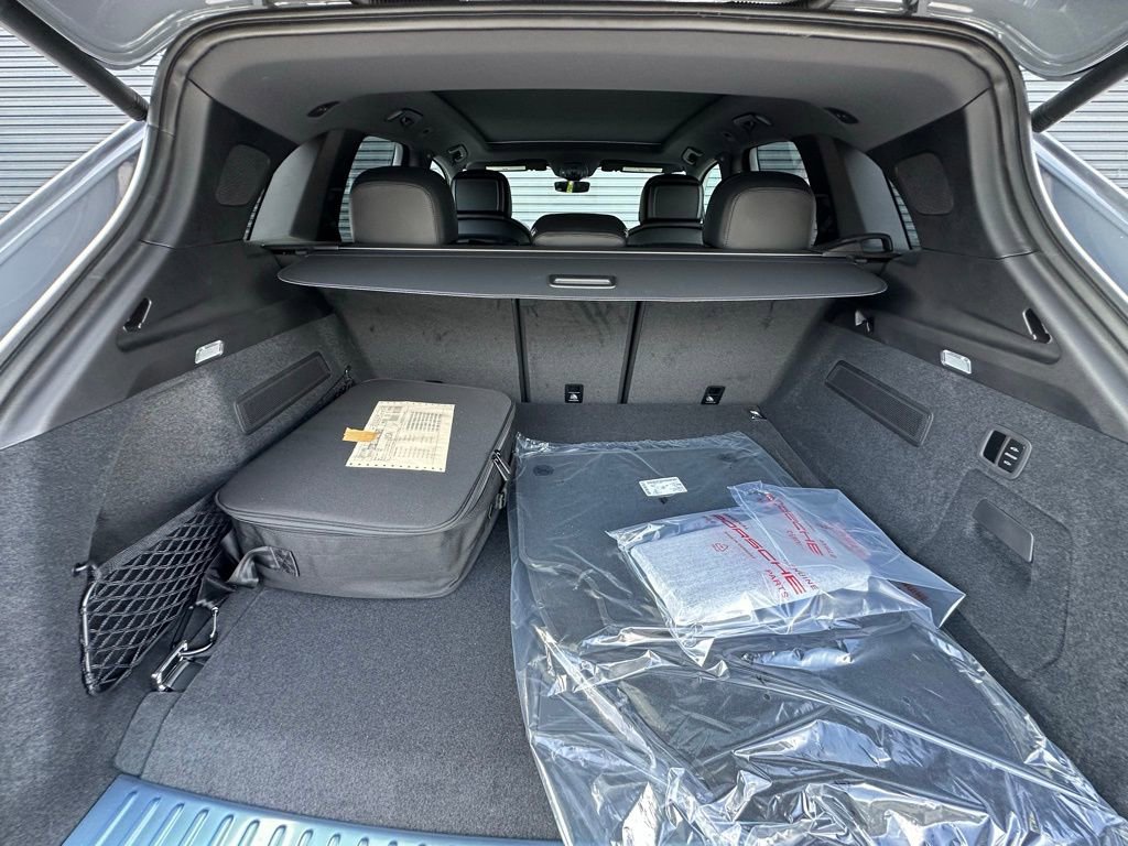 Used 2025 Porsche Cayenne S image 38