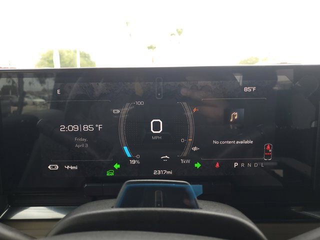 New 2026 GMC Hummer EV SUV w/ LPO, Roof Cross Rail Package AWD/4WD image 25