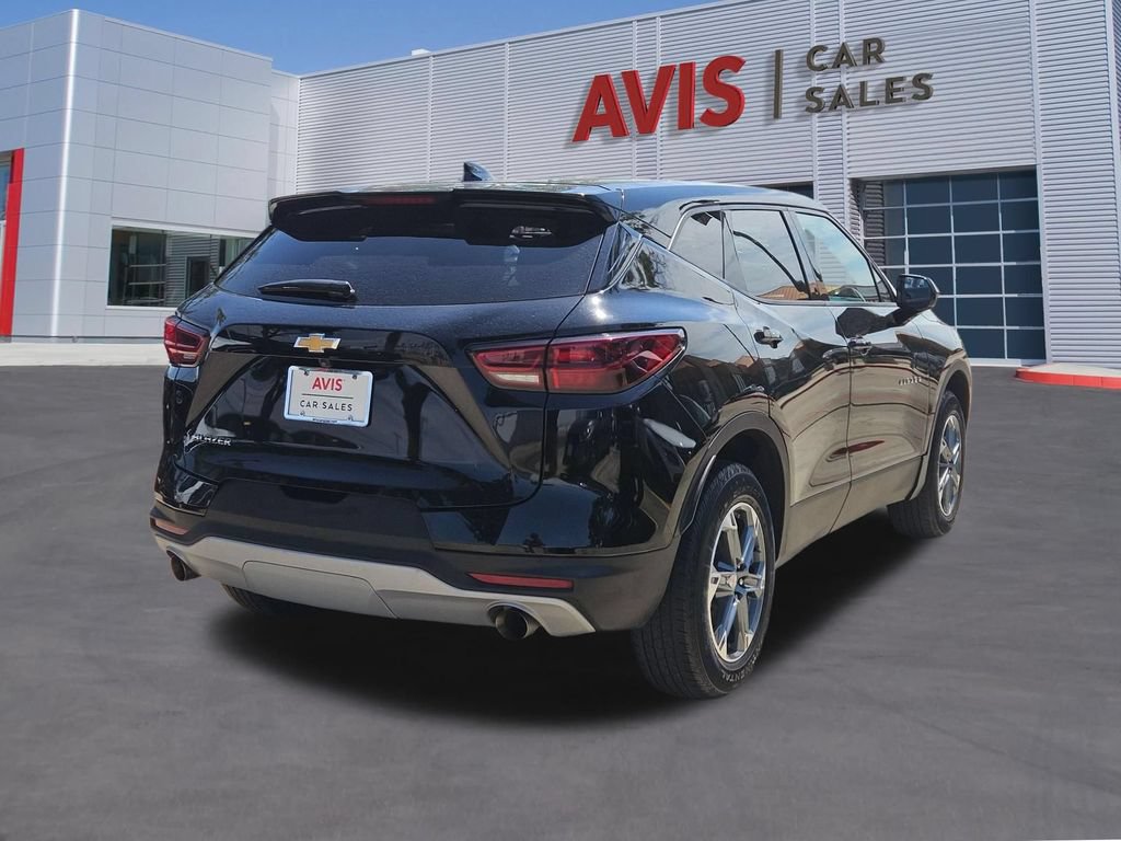 Used 2025 Chevrolet Blazer LT FWD image 6