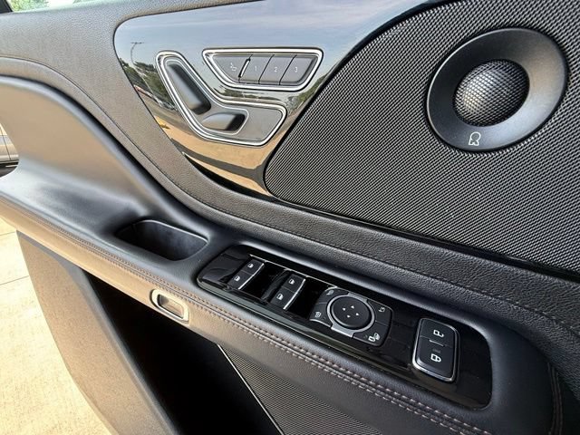 Used 2022 Lincoln Aviator Reserve w/ Equipment Group 201A RWD image 13