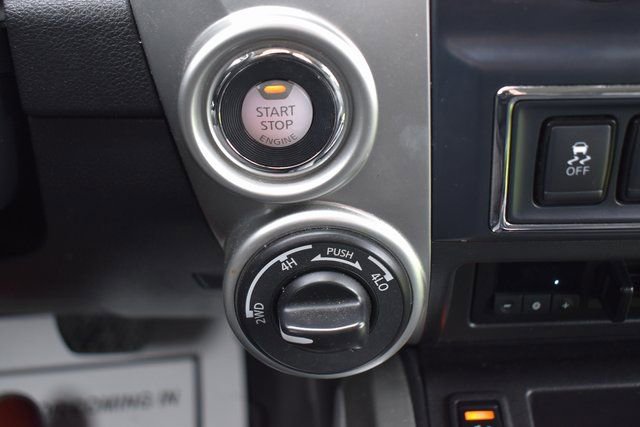 Used 2021 Nissan Titan SV w/ SV Convenience Package image 27