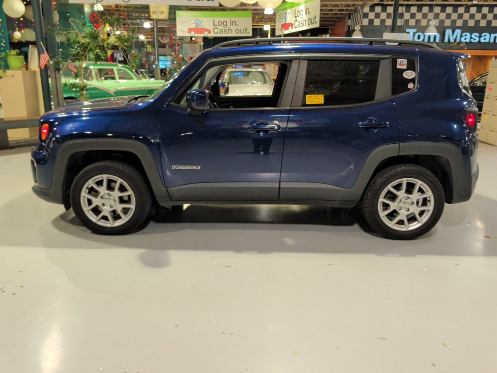 Used 2019 Jeep Renegade Latitude w/ Cold Weather Group AWD/4WD image 14