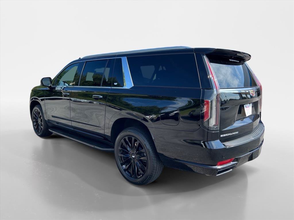 Used 2023 Cadillac Escalade ESV Premium Luxury AWD/4WD image 3