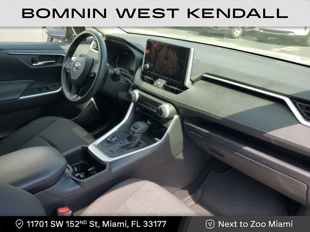 Used 2024 Toyota RAV4 XLE image 9