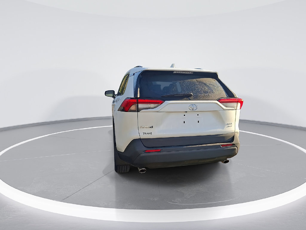 Certified 2022 Toyota RAV4 XLE Premium AWD/4WD image 9