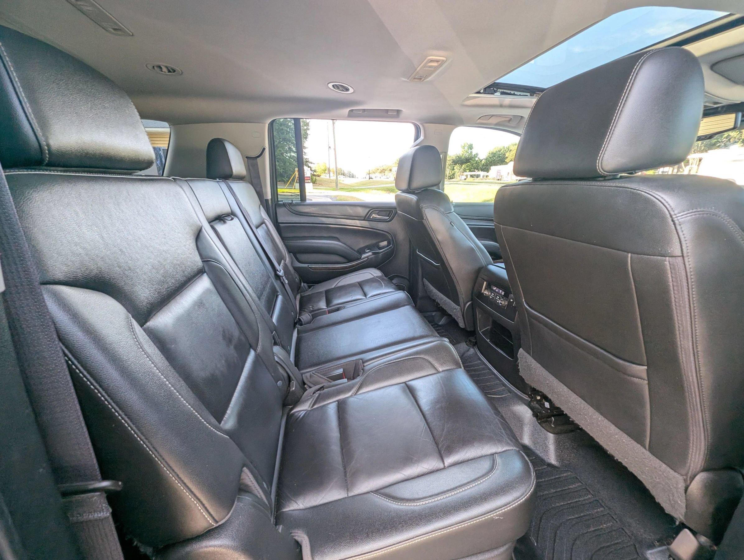 Used 2017 Chevrolet Suburban LT w/ Luxury Package RWD image 43