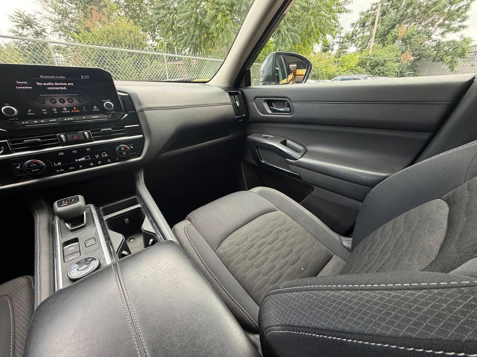 Used 2025 Nissan Pathfinder SV AWD/4WD image 32
