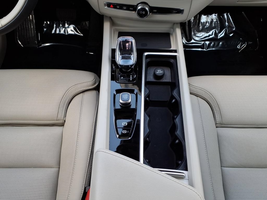 Certified 2026 Volvo XC60 B5 Ultra AWD/4WD image 20