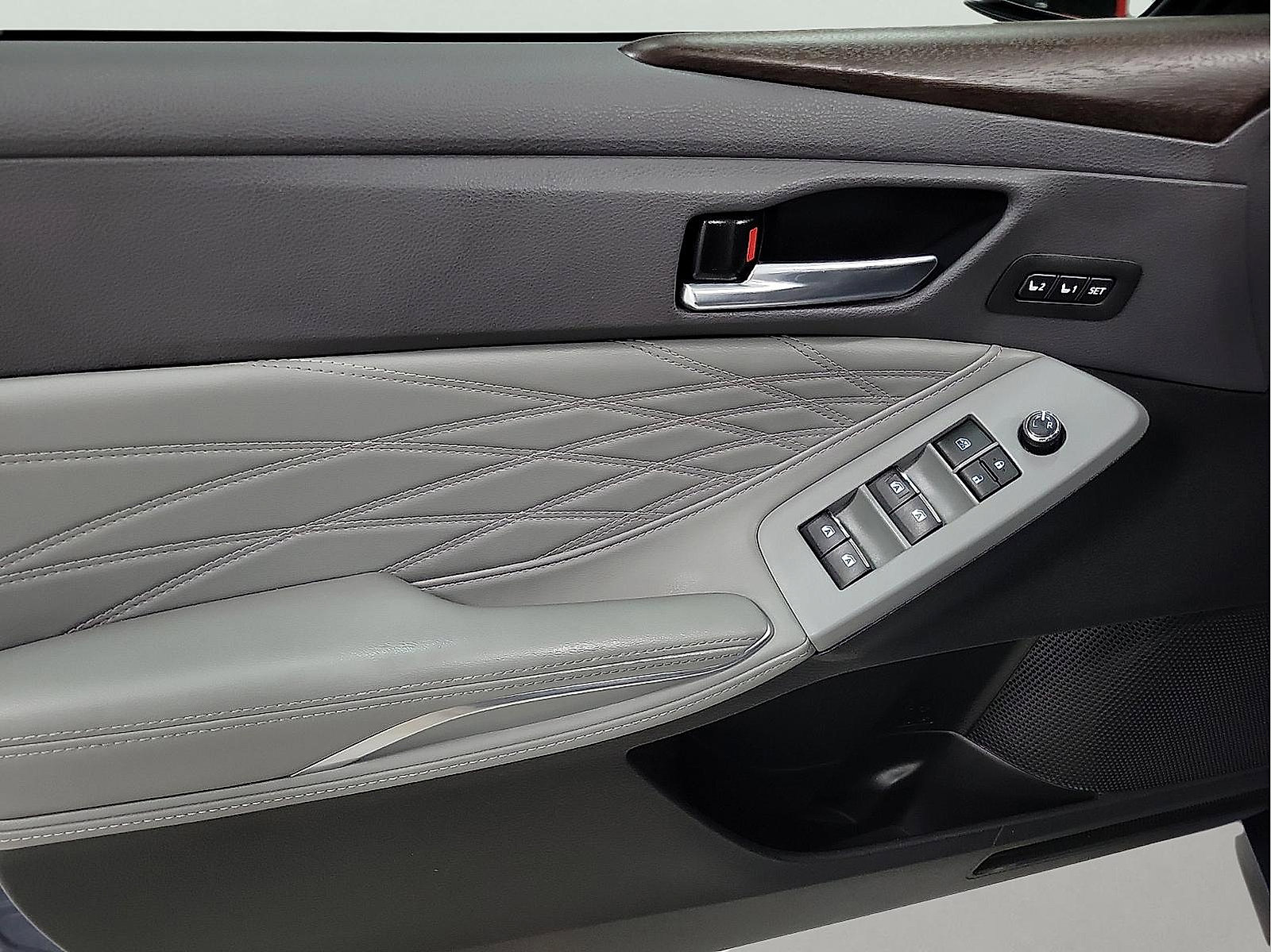 Certified 2021 Toyota Avalon Limited w/ Advanced Safety Package AWD/4WD image 13