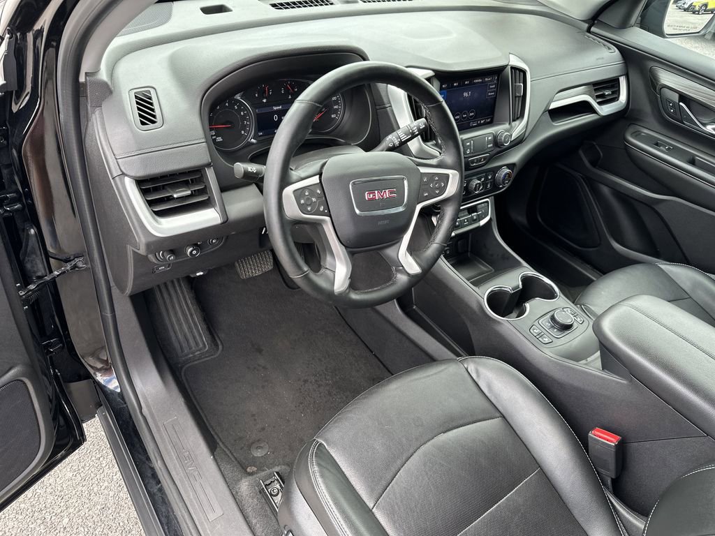Used 2024 GMC Terrain SLT AWD/4WD image 10