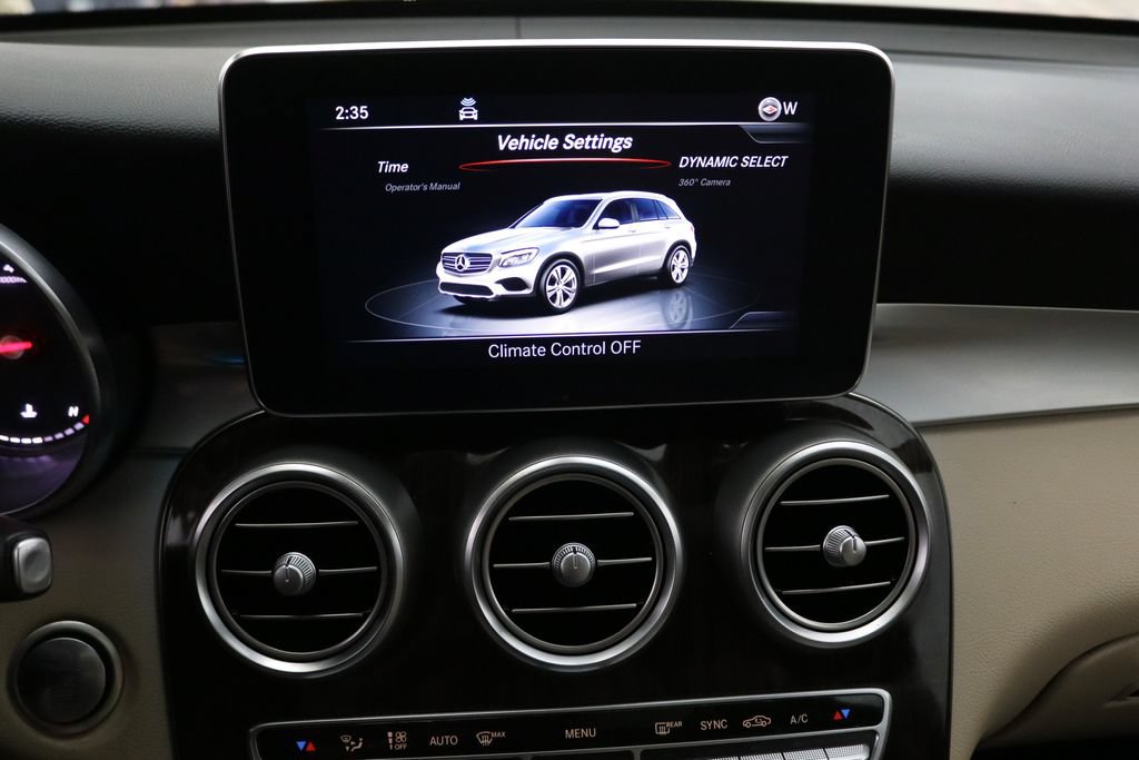 Used 2019 Mercedes-Benz GLC 300 4MATIC image 25