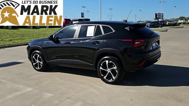 Used 2025 Chevrolet Trax RS w/ Sunroof Package FWD image 6