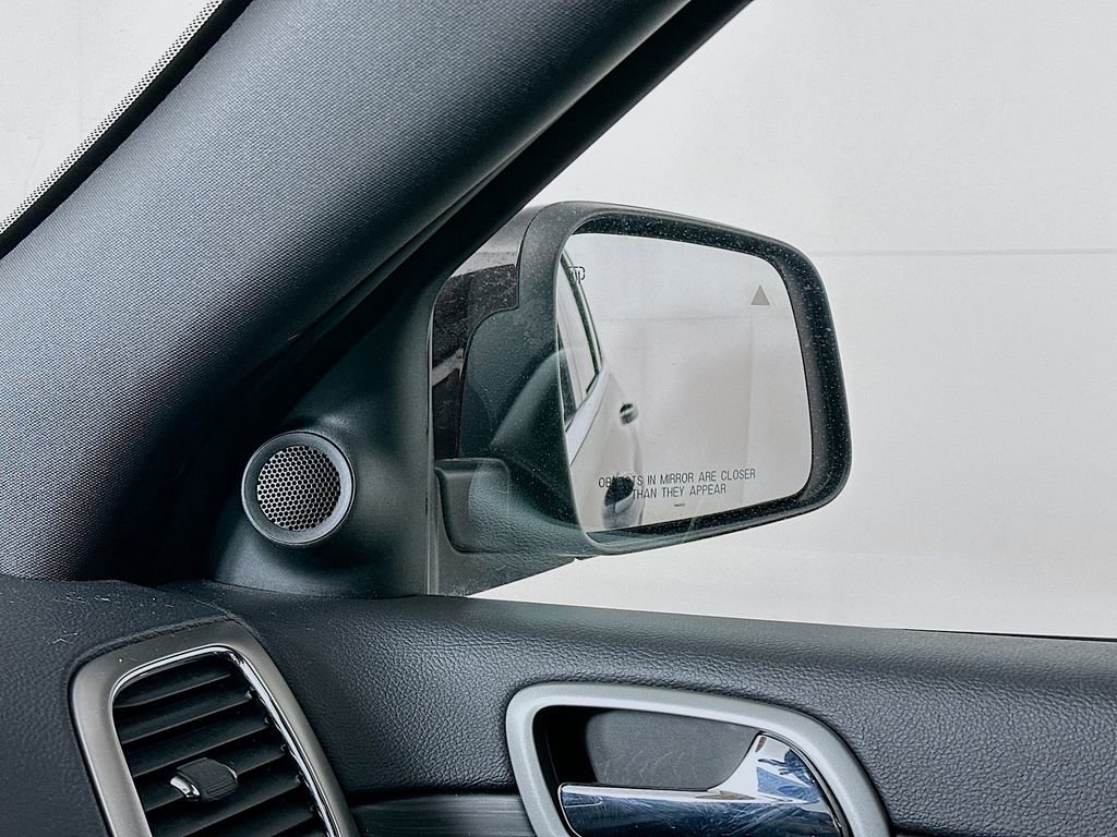 Certified 2021 Jeep Grand Cherokee Laredo w/ Security & Convenience Group image 25