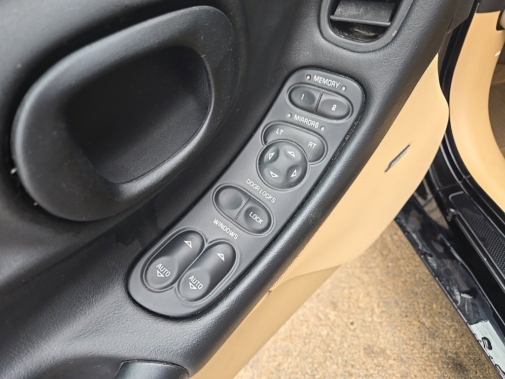 Used 2003 Chevrolet Corvette Convertible w/ Preferred Equipment Group1 image 30