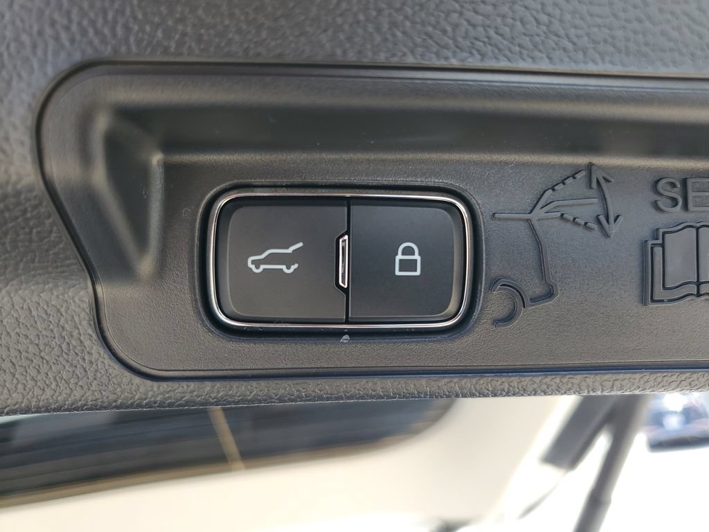 Used 2026 Ford Explorer Active w/ Active Comfort Package RWD image 31