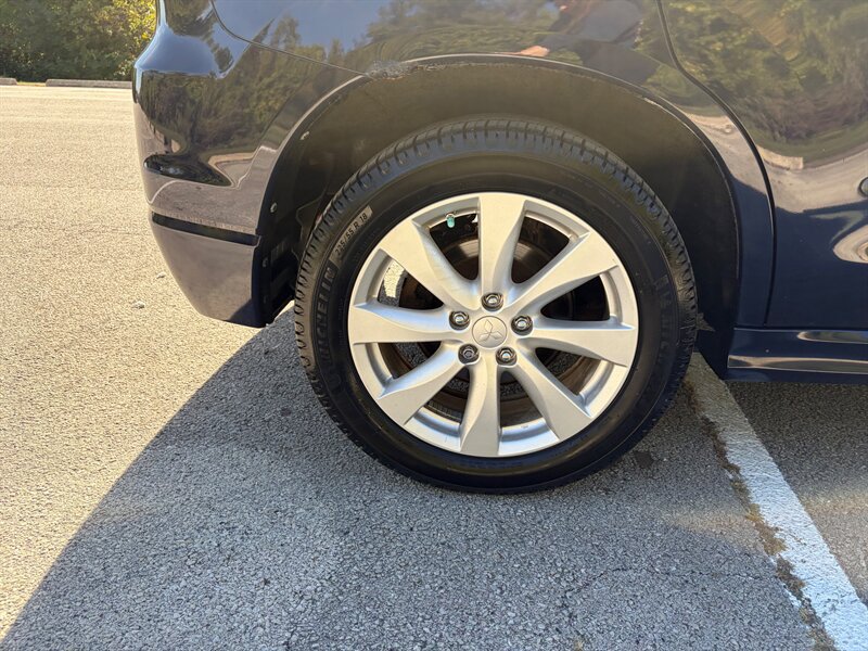 Used 2012 Mitsubishi Outlander Sport SE FWD image 27