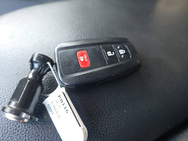 Used 2025 Toyota RAV4 XLE AWD/4WD image 31
