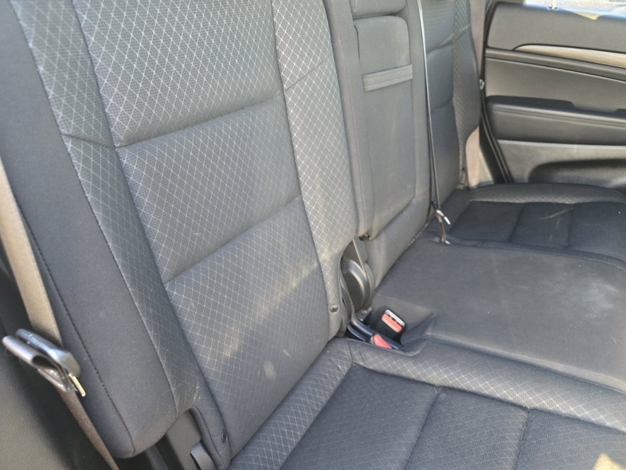 Used 2021 Jeep Grand Cherokee Laredo image 21