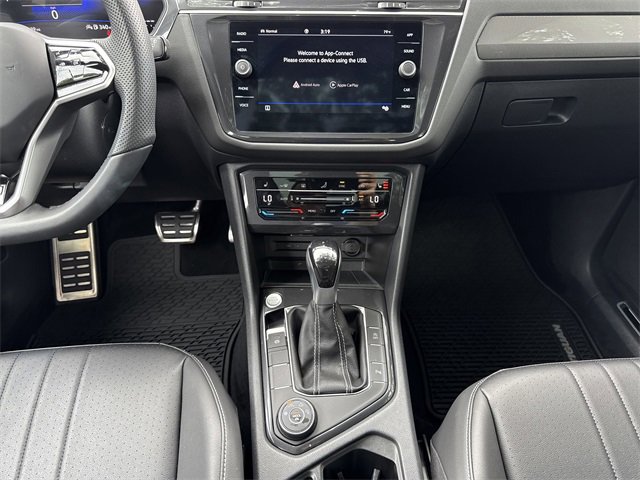 Used 2024 Volkswagen Tiguan SE R-Line image 16