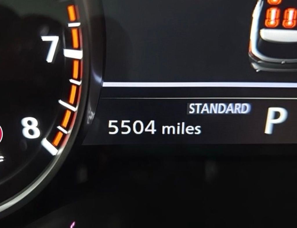 Used 2025 Nissan Pathfinder SV w/ SV Premium Package image 4