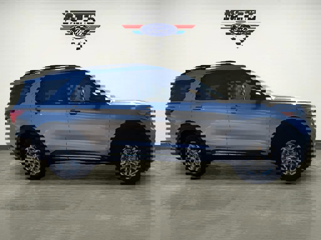 Used 2020 Ford Explorer XLT w/ Equipment Group 202A image 6