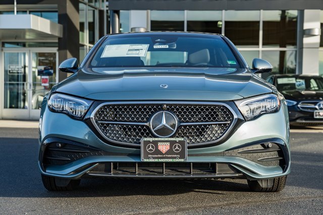 New 2026 Mercedes-Benz E 350 4MATIC Sedan image 2