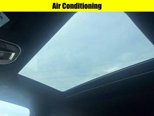 Used 2024 Jeep Grand Cherokee Altitude image 12