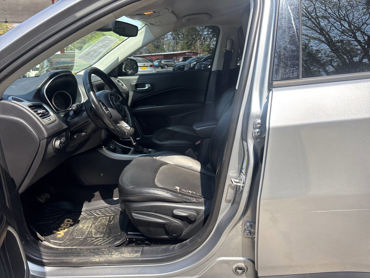 Used 2019 Jeep Compass Latitude image 9