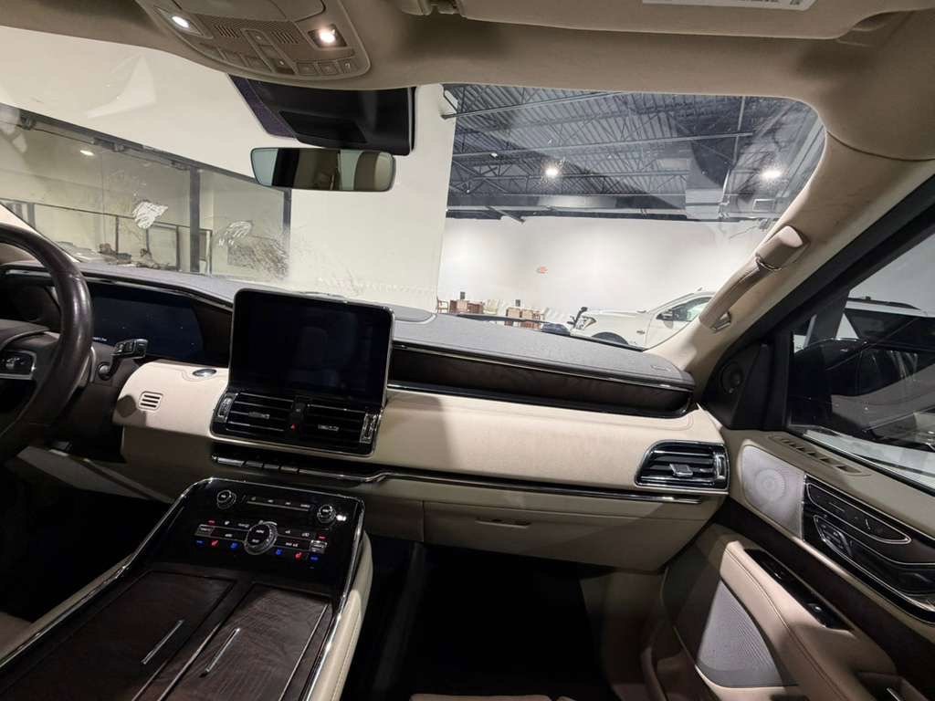 Used 2019 Lincoln Navigator L Reserve w/ Cargo Package image 12