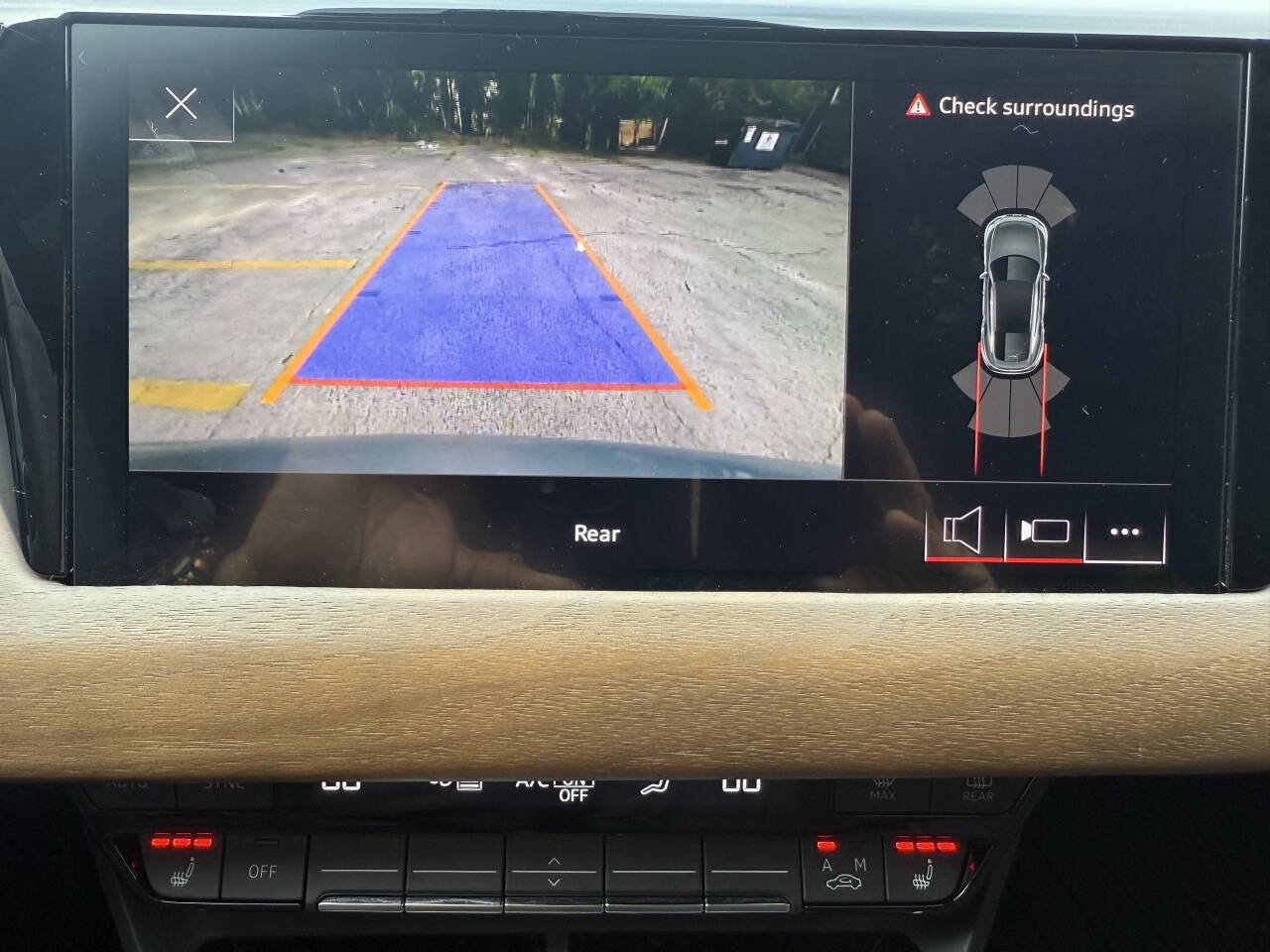 Used 2022 Audi e-tron GT Premium Plus image 34