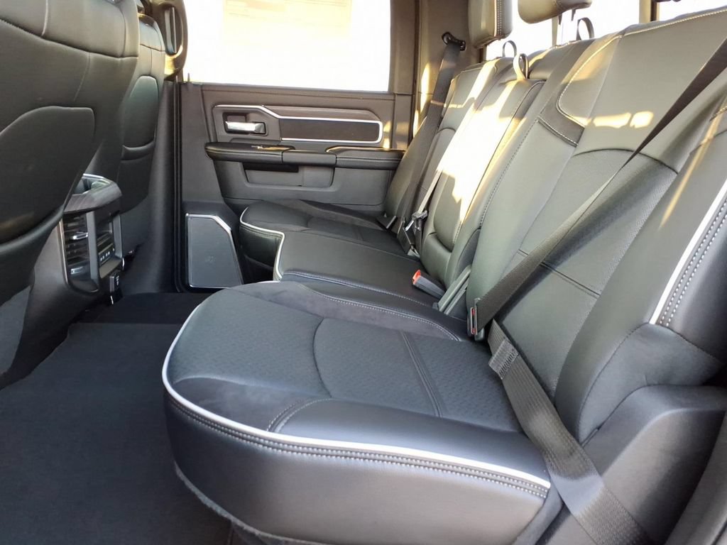 New 2026 RAM 2500 Laramie AWD/4WD image 10