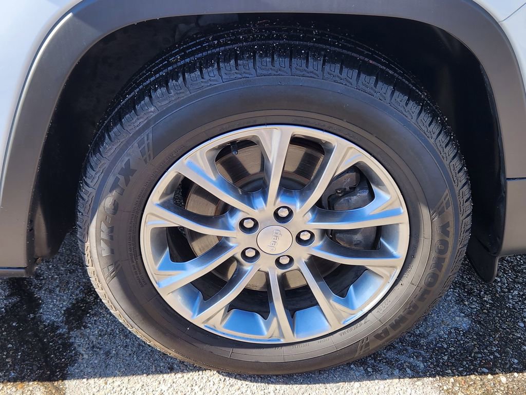 Used 2020 Jeep Cherokee Latitude Plus image 15