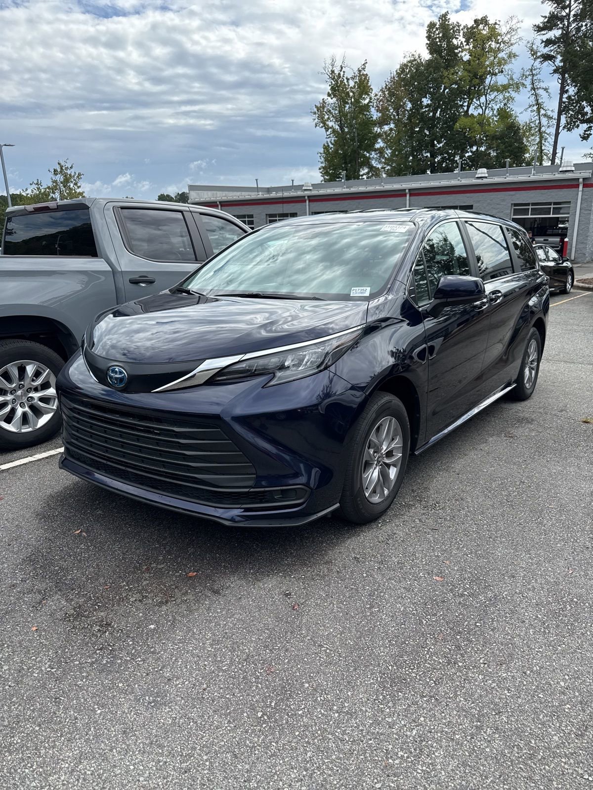 Used 2024 Toyota Sienna LE