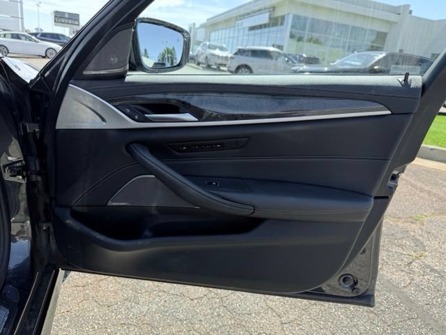 Used 2023 BMW M550i xDrive w/ Executive Package AWD/4WD image 18