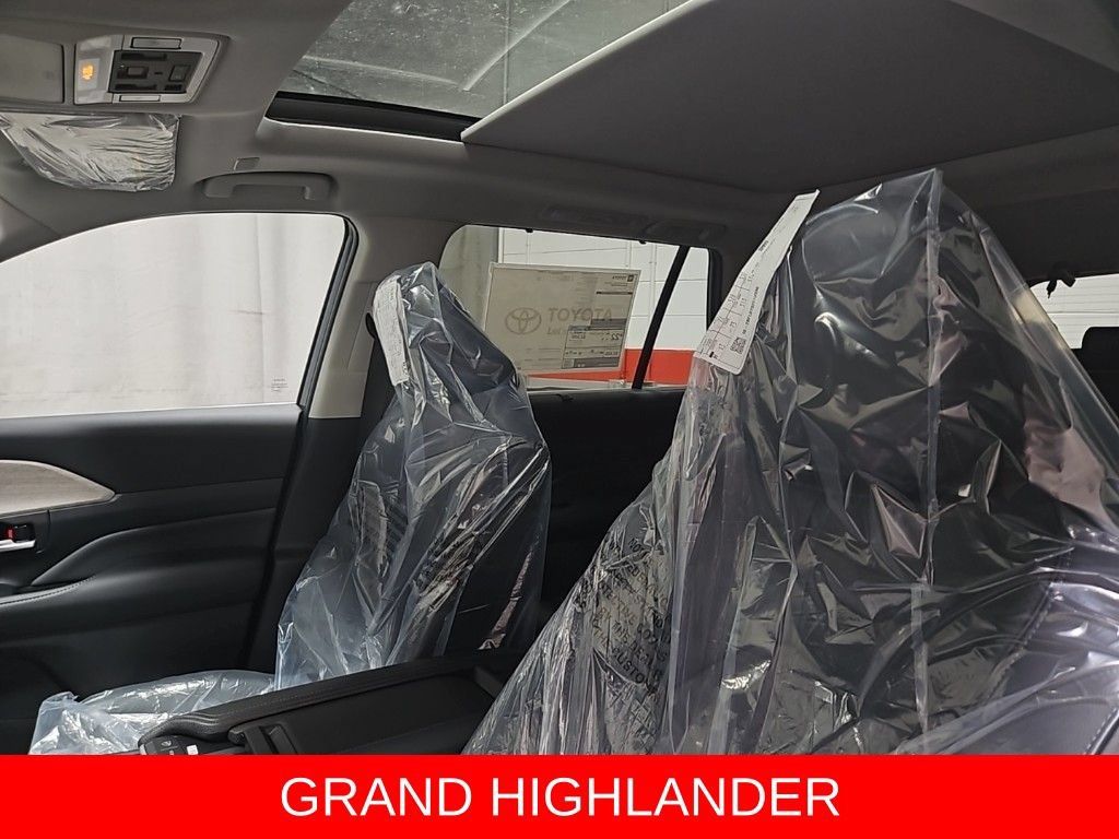 New 2026 Toyota Grand Highlander AWD image 11