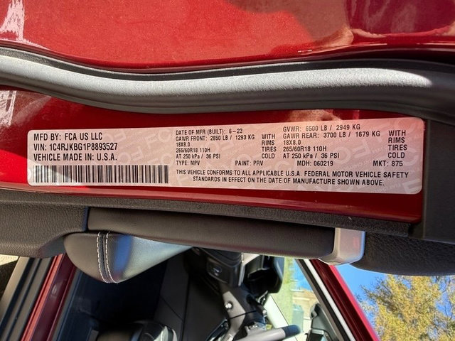 Used 2023 Jeep Grand Cherokee L Limited w/ Luxury Tech Group II image 37