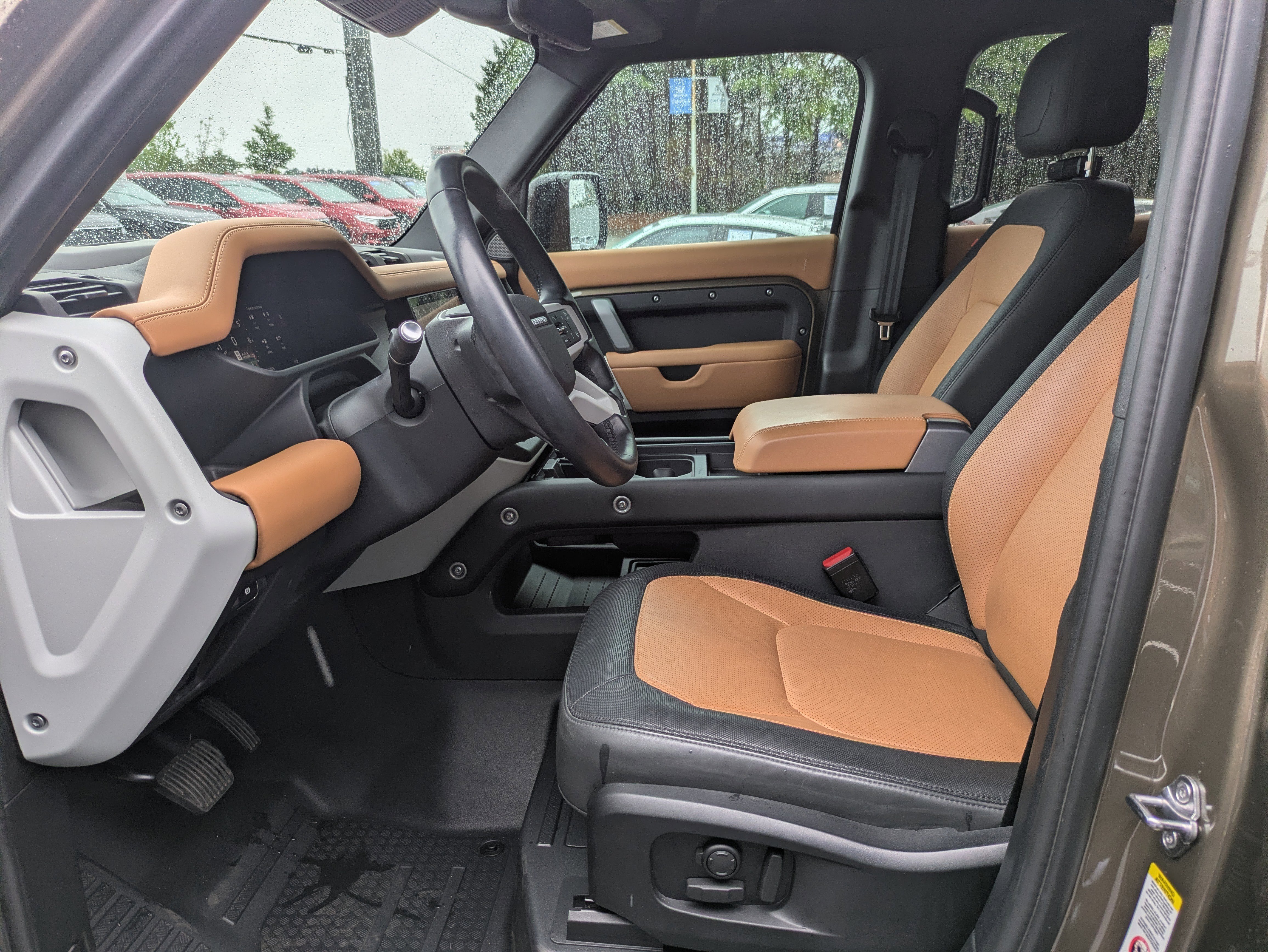 Used 2024 Land Rover Defender 110 X-Dynamic SE AWD/4WD image 86